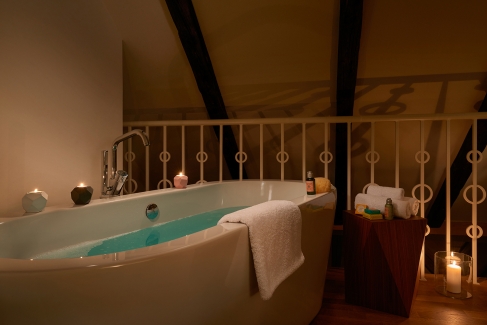 Two-bedroom Deluxe Apartments 9