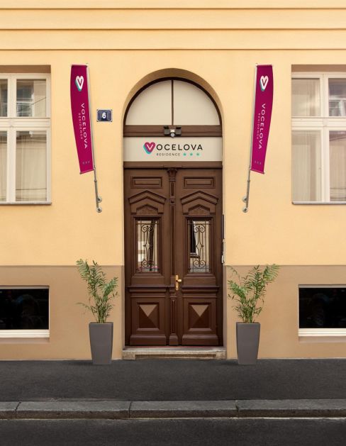 Entrance and parking 1