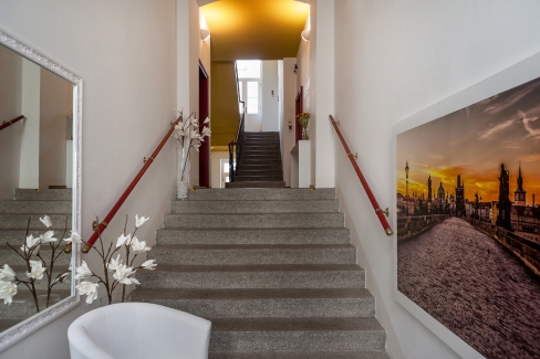 Entrance and parking 2